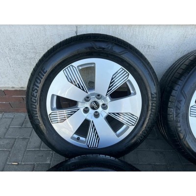 Оригінальні диски 19 5.112 Audi E-Tron!Шини Bridgestone 255/55r19!