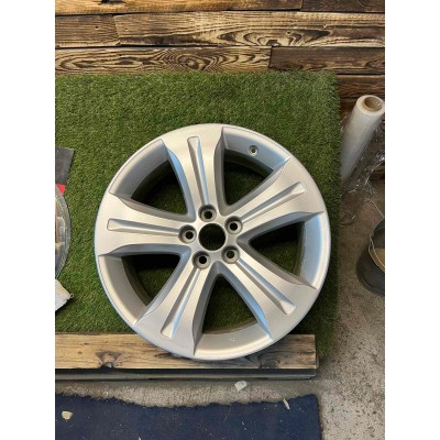 Оригінальний диск 19 5.114.3  Toyota Highlander!